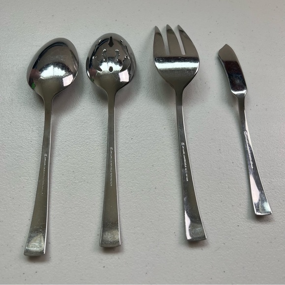 J.A. Henckels Zwilling 18/10 Vietnam Flatware Serving Set - Picture 7 of 8